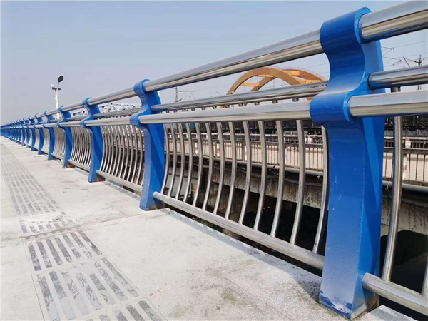 泉州304不锈钢复合管护栏的生产工艺揭秘